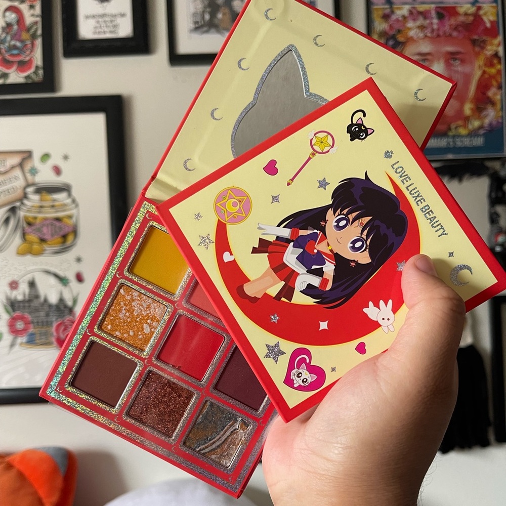 COPY - Brand new Sailor mars eyeshadow palette by ULTRAMO